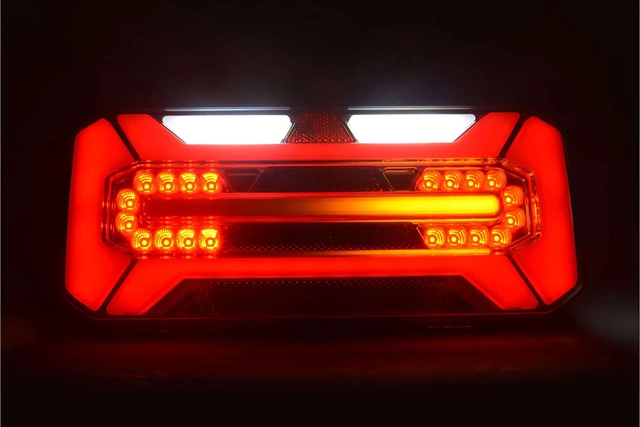 Strands baklykt, 5 funksjoner venstre Baklykt/bremselys/blinklys/ryggelys/tåke 