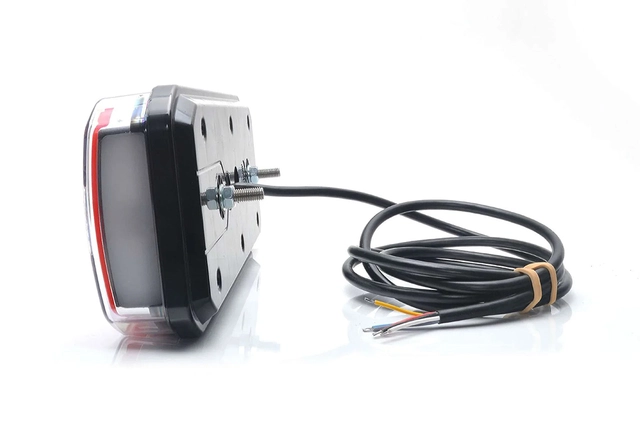 Strands baklykt, 5 funksjoner venstre Baklykt/bremselys/blinklys/ryggelys/tåke 