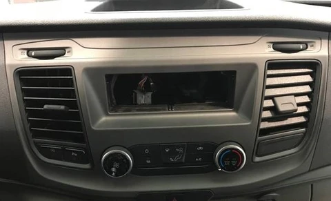 Kenwood Komplett monteringskit 1-DIN Ford Transit (2020 -->) 