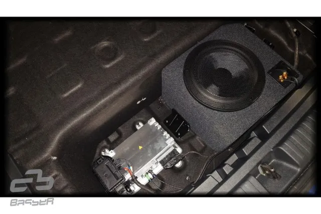 ConnectED Bilspesifikk basskasse 8" Audi A6 e-tron Avant 2025 --> 