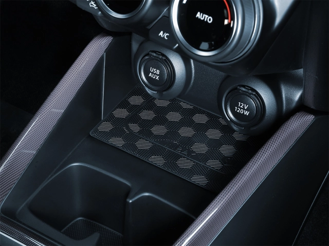 inbay Integrert Qi ladeplate (10W) Suzuki Swift (2017 - 2023) 