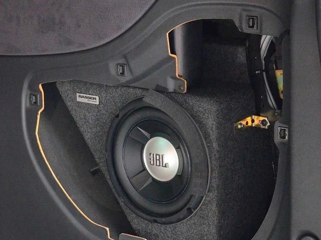 ConnectED Bilspesifikk basskasse 8" VW Sharan (1995 - 2010) 