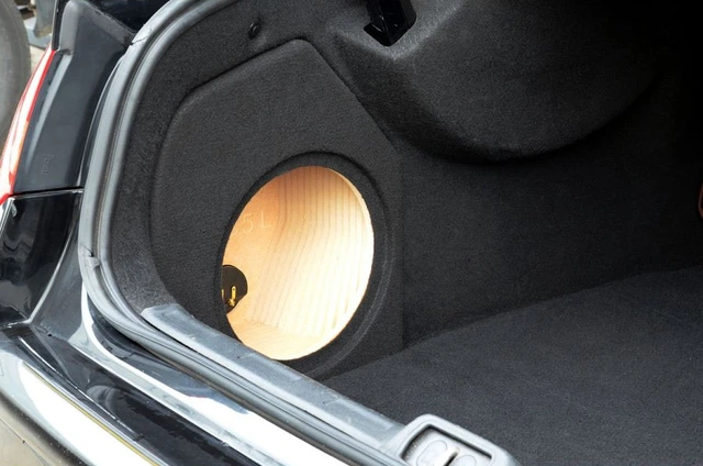 ConnectED Bilspesifikk basskasse 10" Citroen C5 Sedan (2009 - 2017) Venstre 