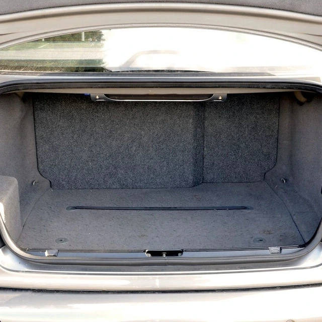 ConnectED Bilspesifikk basskasse 12" BMW 5-serie (E39) Sedan (1996 - 2003) 