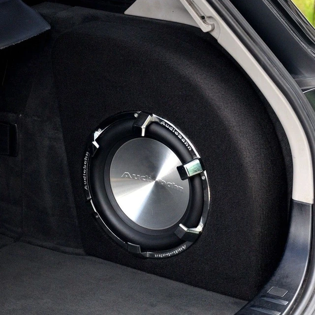 ConnectED Bilspesifikk basskasse 10" BMW 3-serie (E91) Touring (2006 - 2012) 