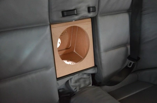 ConnectED Bilspesifikk basskasse 8" BMW 3-serie (E46) Cab (2000 - 2006) 