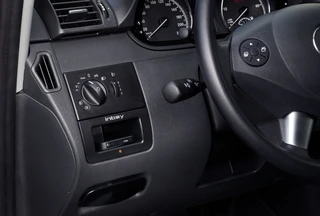 inbay Integrert Qi ladeplate (10W) MB Viano/Vito (2004-2014) m/Plug &amp; Play