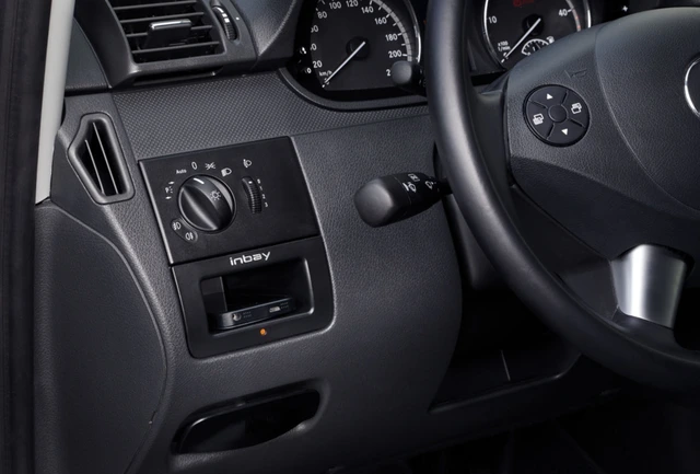 inbay Integrert Qi ladeplate (10W) MB Viano/Vito (2004-2014) m/Plug & Play 