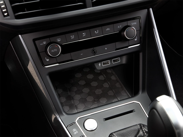 inbay Integrert Qi ladeplate (15W) VW Polo (2018 - 2022) 