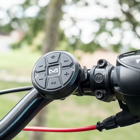 Ampire Bluetooth fjernkontroll For bruk i bil, båt, sykkel etc. 