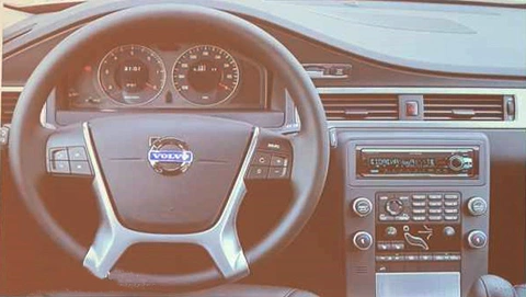 Connects2 Komplett monteringskit 1-DIN Volvo (2007 - 2011) m/aktive høyttalere 