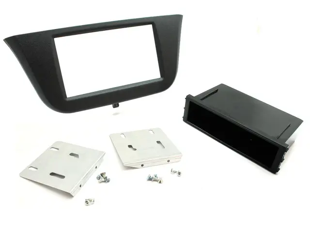 Connects2 Monteringsramme 1-DIN Iveco Daily (2015 -->) Sort 