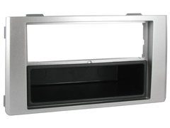 Connects2 Monteringsramme 1-DIN Iveco Daily (2006 - 2014) S&#248;lv