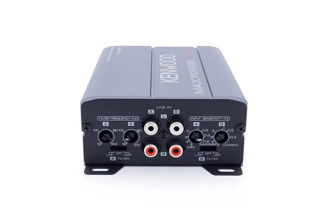 Kenwood 4-kanals marineforsterker 4 x 45W, 400W max 