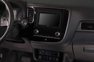 InCarTec monteringskit 2-DIN Outlander (2013 - 2021) Pianosort