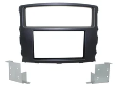 Connects2 Premium monteringskit 2-DIN Mitsubishi Pajero (2014 --&gt;) Matt svart