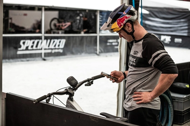 JBL WIND3S bærbar BT høyttaler blå Kompakt BT med feste for sykkelstyre 