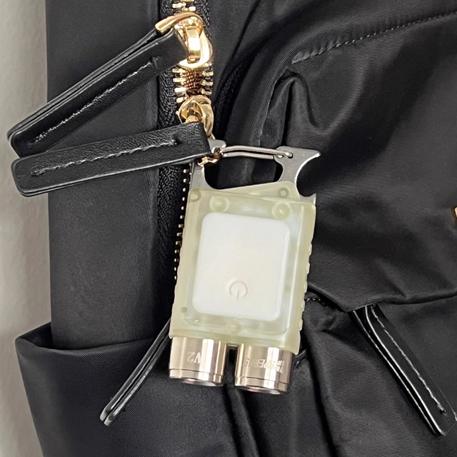 Speras V2 lommelykt/varsellys/leselys 550lm / 85 meter kastelengde 