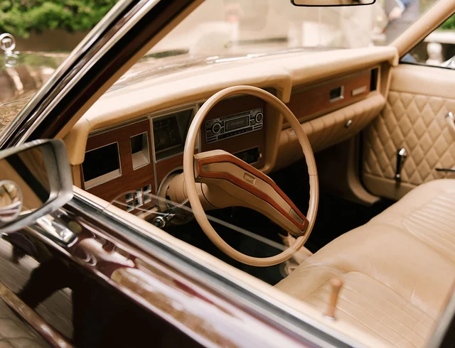 Caliber DAB+/USB/SD/BT  hovedenhet DAB+ spiller med sort krom retro look! 