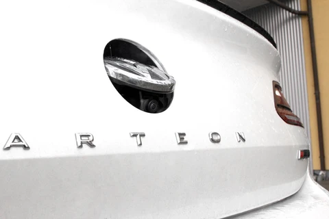 Kufatec OEM VW-Emblem m/integrert kamera VW Arteon (2017 -->)
