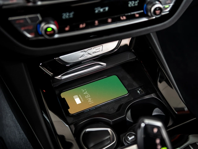 Inbay Induktiv Qi lader (15W) BMW iX3/X3/X4 (2018 - 2021) 