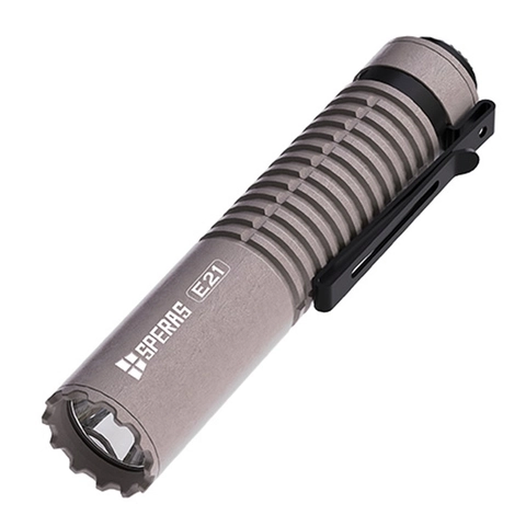 Speras E21 lommelykt i titanium legering 2000lm / 322 meter kastelengde