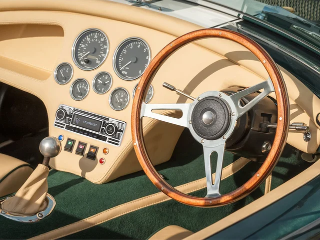 Caliber DAB+/USB/SD/BT  hovedenhet DAB+ spiller med krom retro look! 