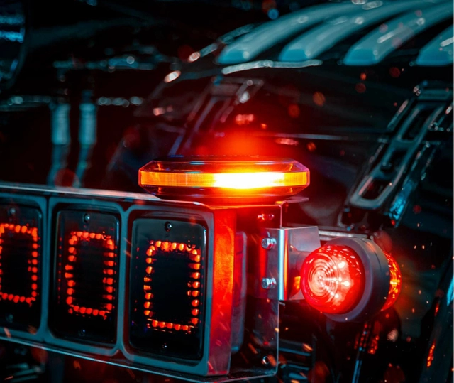 Strands Varsellys Firefly 140mm Magnetfeste og sigarett-tennerplugg 