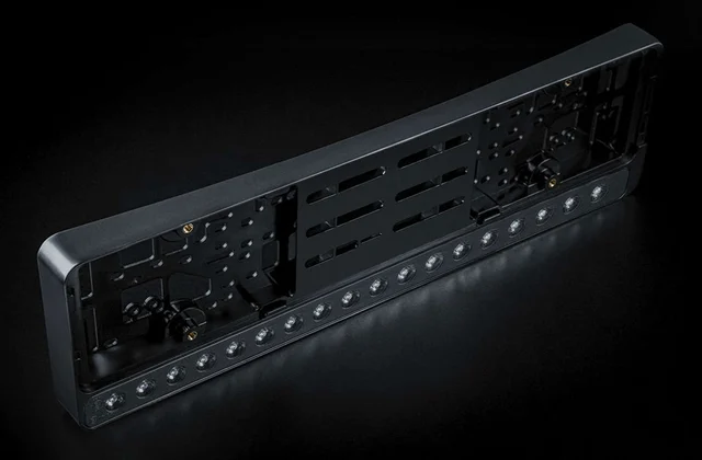 Strands integrert LED-lys i skiltholder! Oppgradert 809135 Nuuk E-line 8100 lumen 