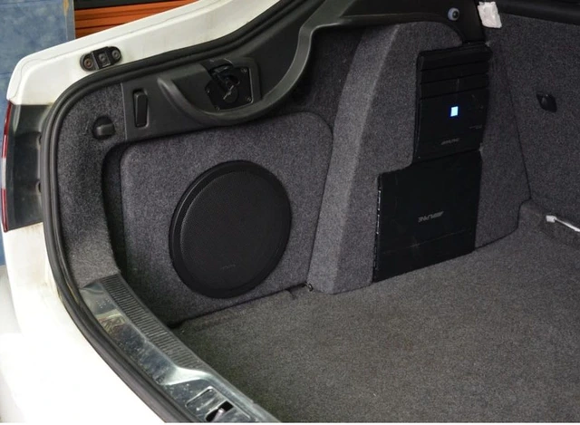 ConnectED MDF bilspesifikk Basskasse 10" Skoda Superb sedan/liftb. (2008 - 2015) 