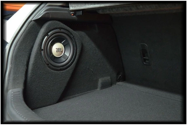 ConnectED Bilspesifikk basskasse 8" Mazda 3 (2003 - 2008) 